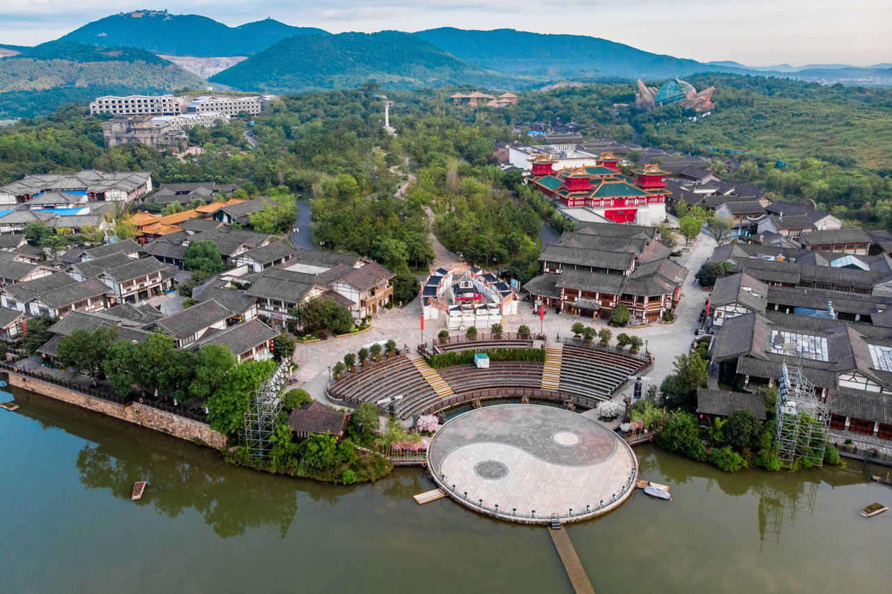 东方盐湖城